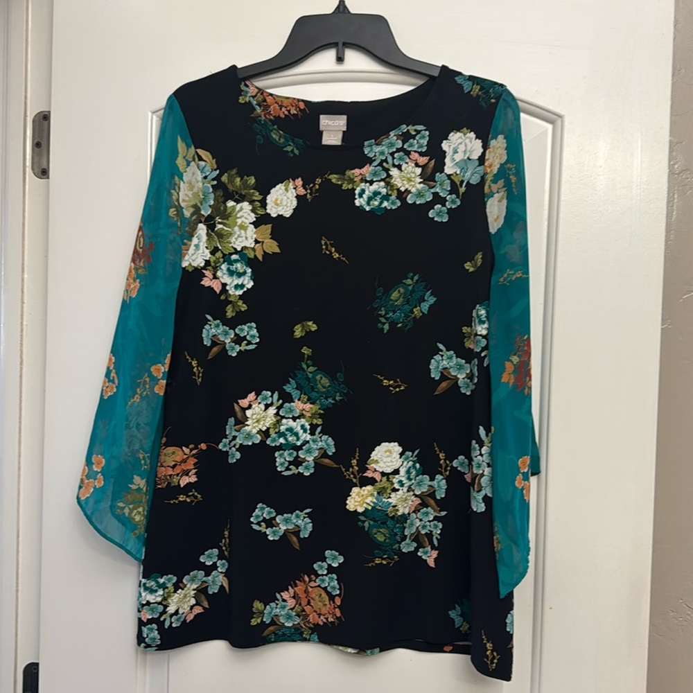 Chico’s size 1 Floral scarf sleeve blouse